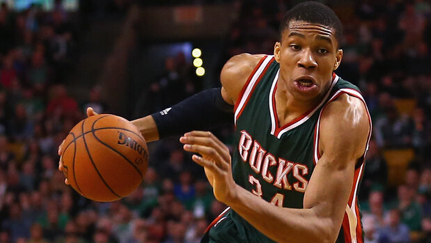 NBA：勇士主场击败小牛 库里三分火力全开