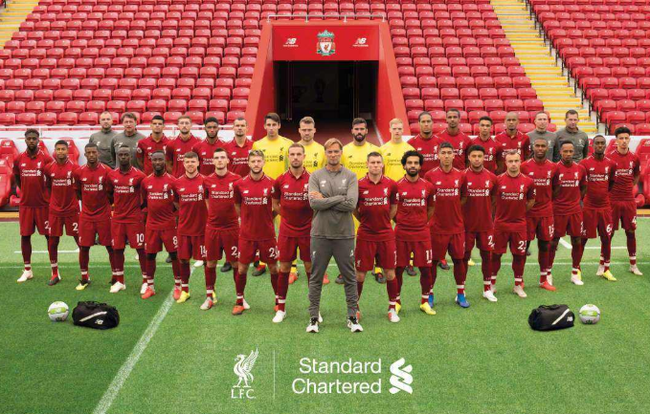 你故意的吧？范戴克防守传中时高举右手导致手球送点