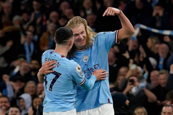 他是全场最耀眼的那个人