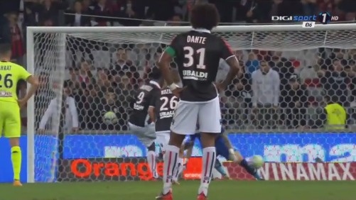 昂达夫首次德甲连场进球2+；对多特进6球生涯德甲单一对手最多