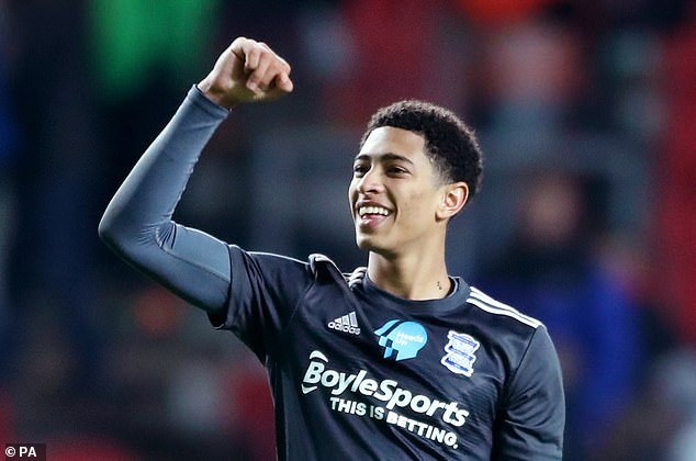 懂球帝2025赛季中超最佳阵容：瓦科法比奥领衔，申花3人入选最多