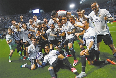 阿尔卡拉斯救球得分引热议，蒂亚福表情包成焦点