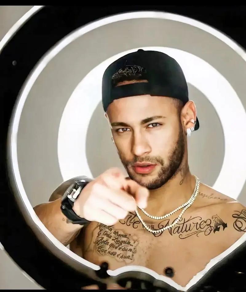 一日意甲最新动态：米兰双雄力挺新人，迈尼昂拒绝加盟蓝黑军团