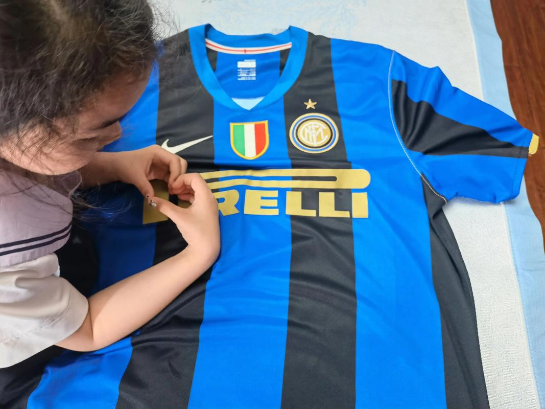 阿德里亚诺：感谢球迷还称我为皇帝；伊布是我合作过最强队友