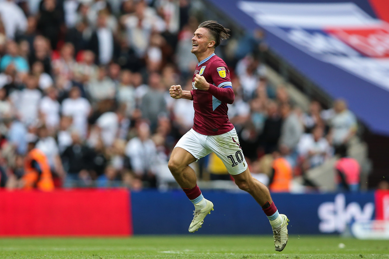 东契奇成为湖人队史第三位连续两场拿35分+10助攻的球员